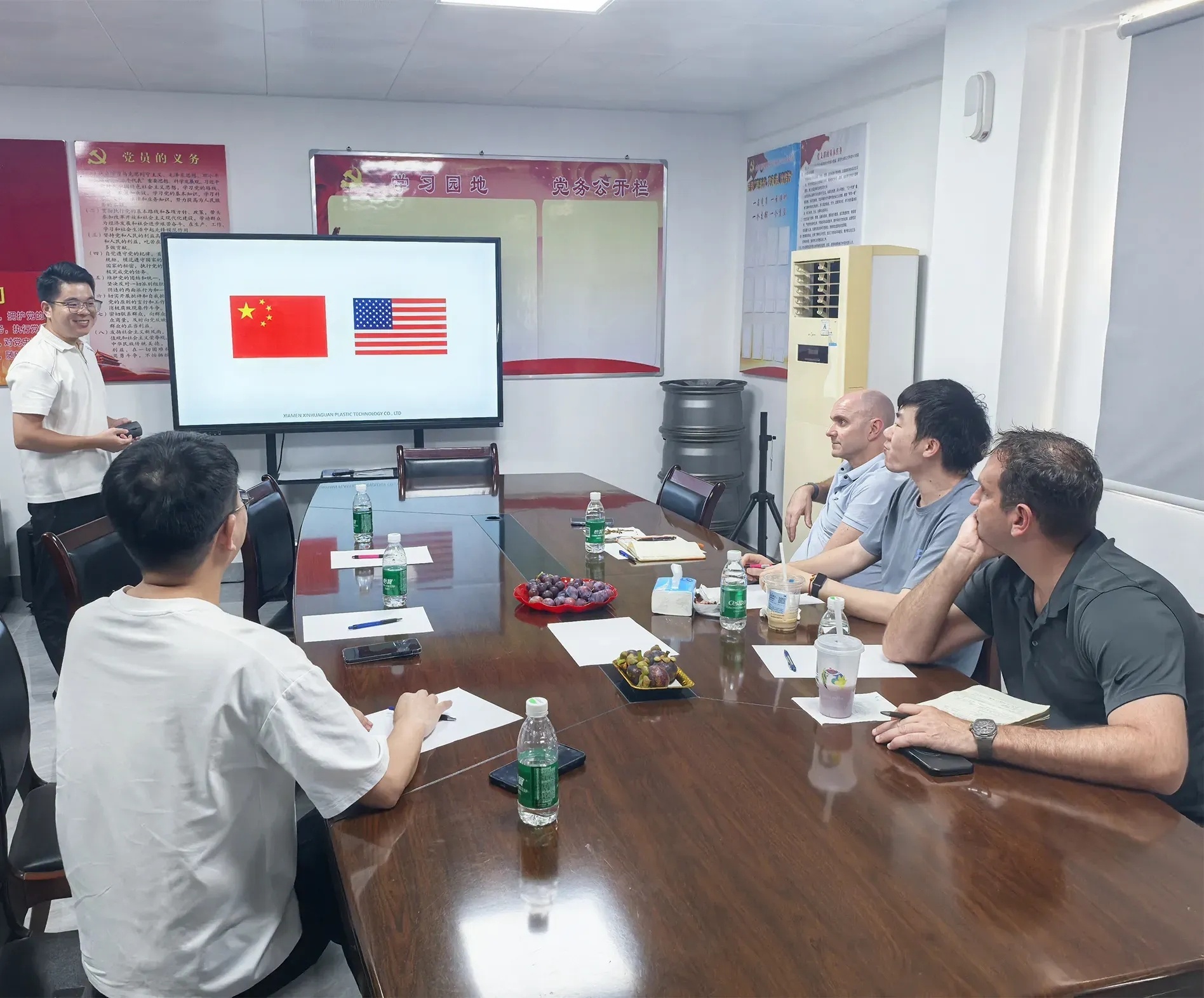 Long-Term U.S. Customer Visits Our Factory For Quality Inspection And Future ...